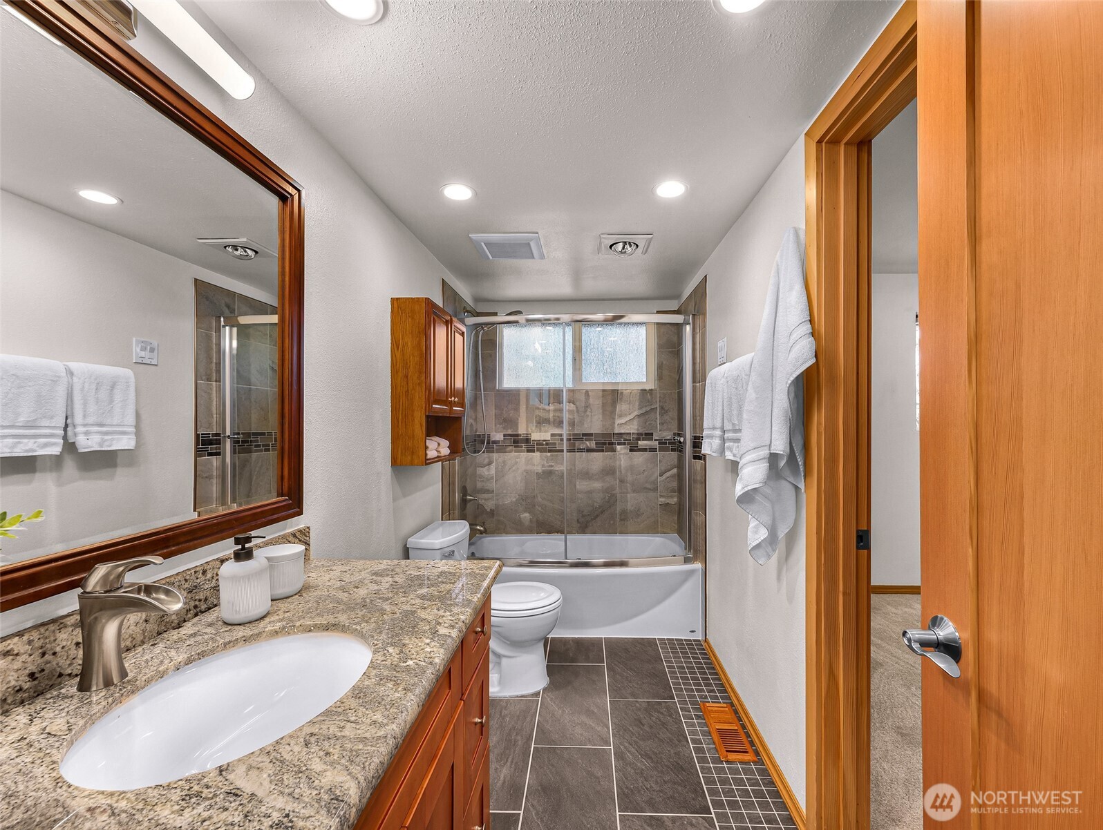 14724 107th Avenue Northeast Bothell, WA 98011 - Photo 18 of 40