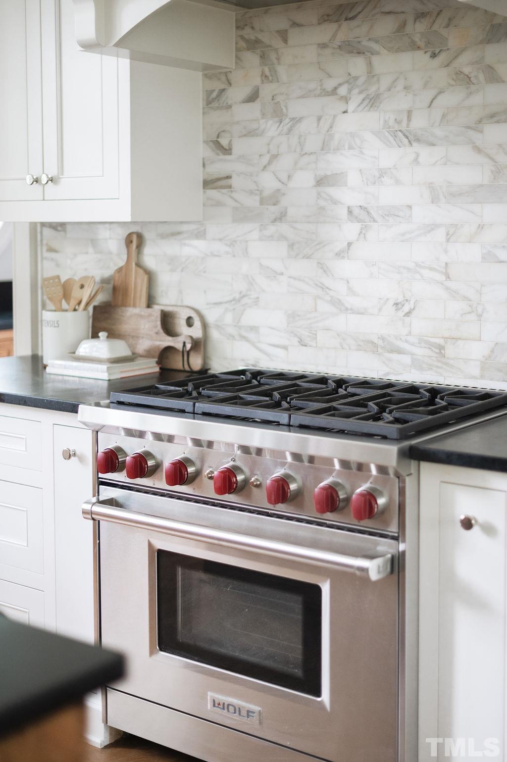 4427 Laurel Hills Road Raleigh, NC 27612 - Photo 81 of 89 a close view of stove top oven