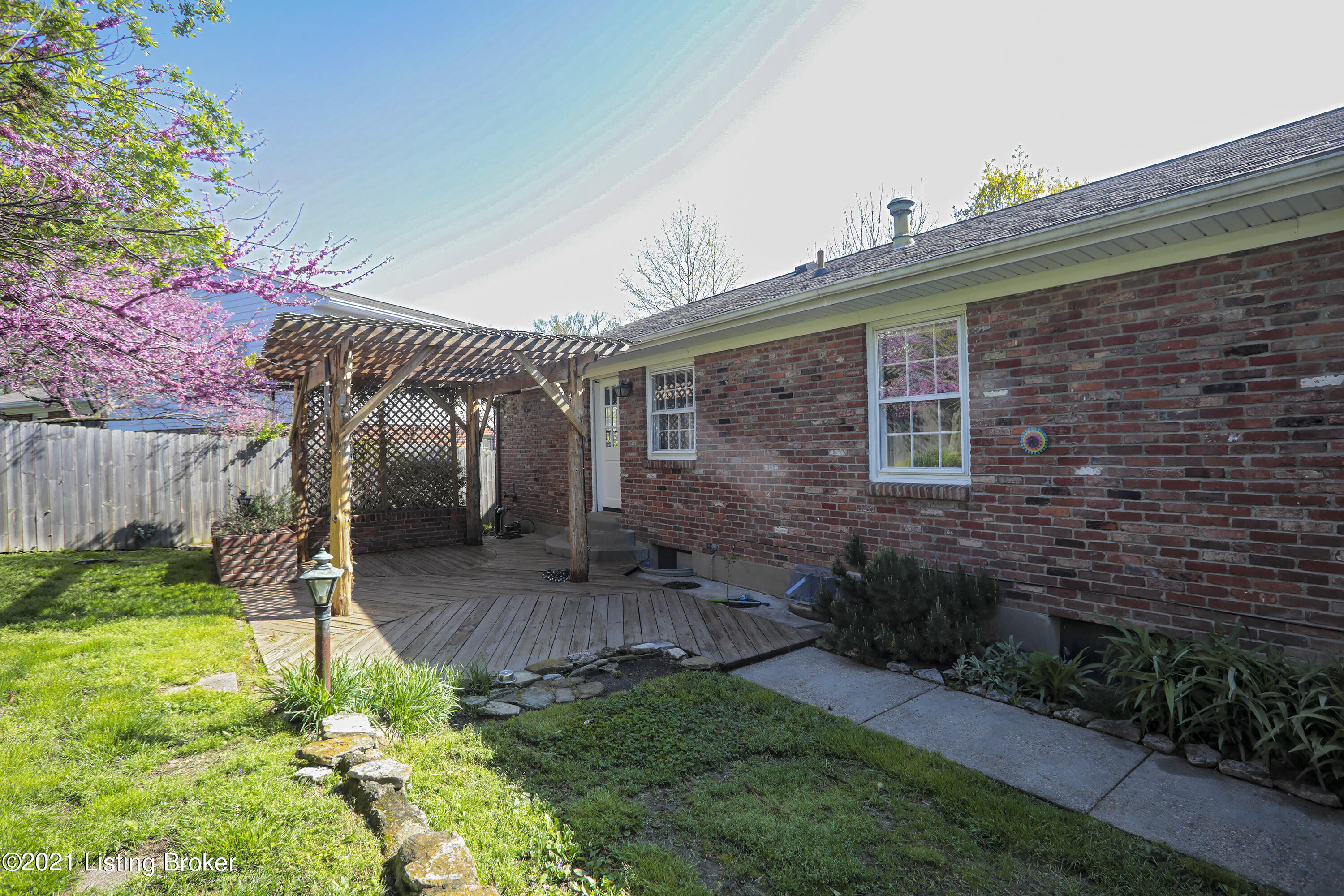 812 Alden Road Louisville, KY 40207 - Photo 31 of 40 Back of Home
