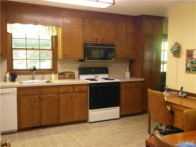 6801 Valley Drive Raleigh, NC 27612 - Photo 8 of 23 Large kitchen with eat in Breakfast area!