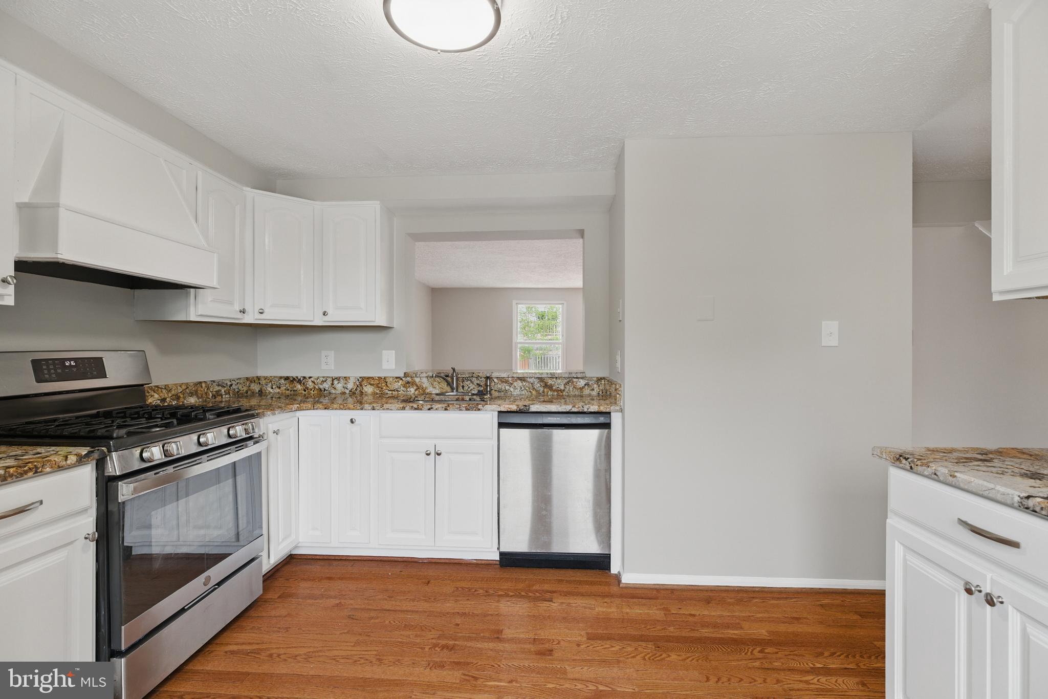 7451 Lone Star Road Lorton, VA 22079 - Photo 5 of 34 Gallery Image 5