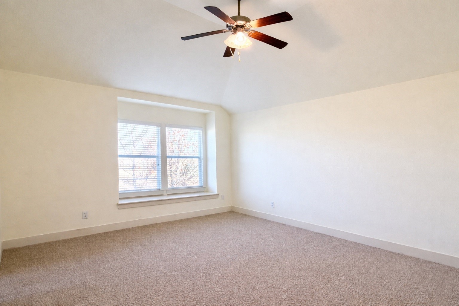 1954 Jara Court Spring, TX 77388 - Photo 16 of 37 primary room- second floor