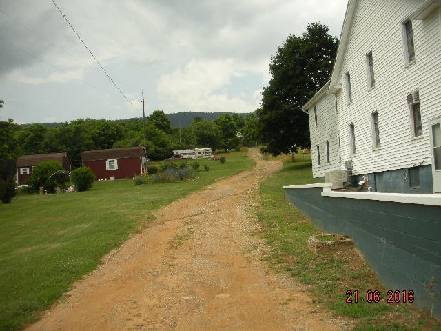 420 Newport Road Shenandoah, VA 22849 - Photo 3 of 24 Gallery Image 3