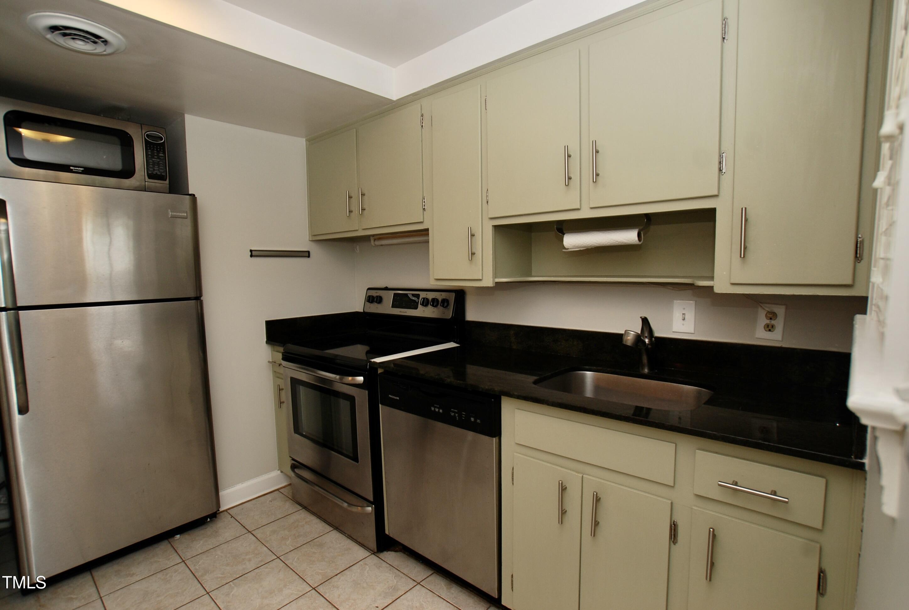 1908 Smallwood Drive Raleigh, NC 27605 - Photo 8 of 30 DSC_5342