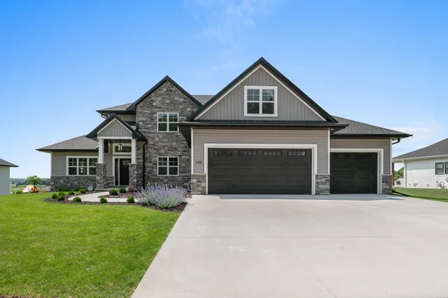 $789,900 | 655 Sunset Ridge, Green Bay, WI 54313