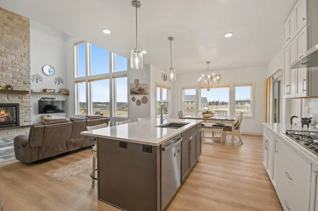 $784,900 | 655 Sunset Ridge, Green Bay, WI 54313