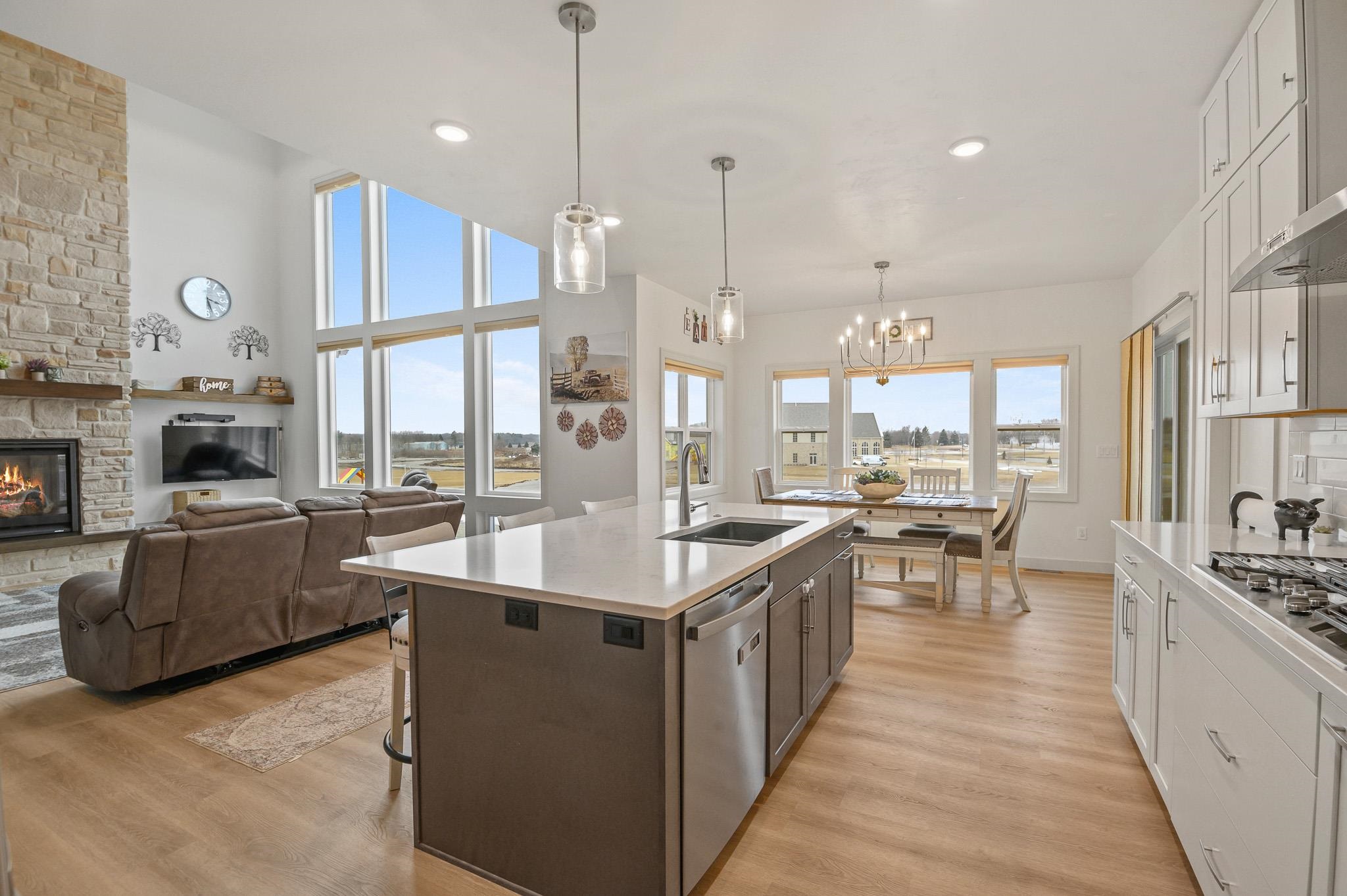 655 Sunset Ridge Green Bay, WI 54313 - Photo 14 of 50