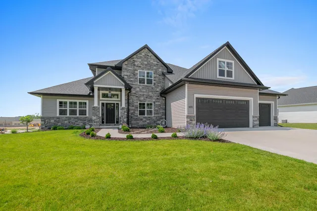 $784,900 | 655 Sunset Ridge, Green Bay, WI 54313