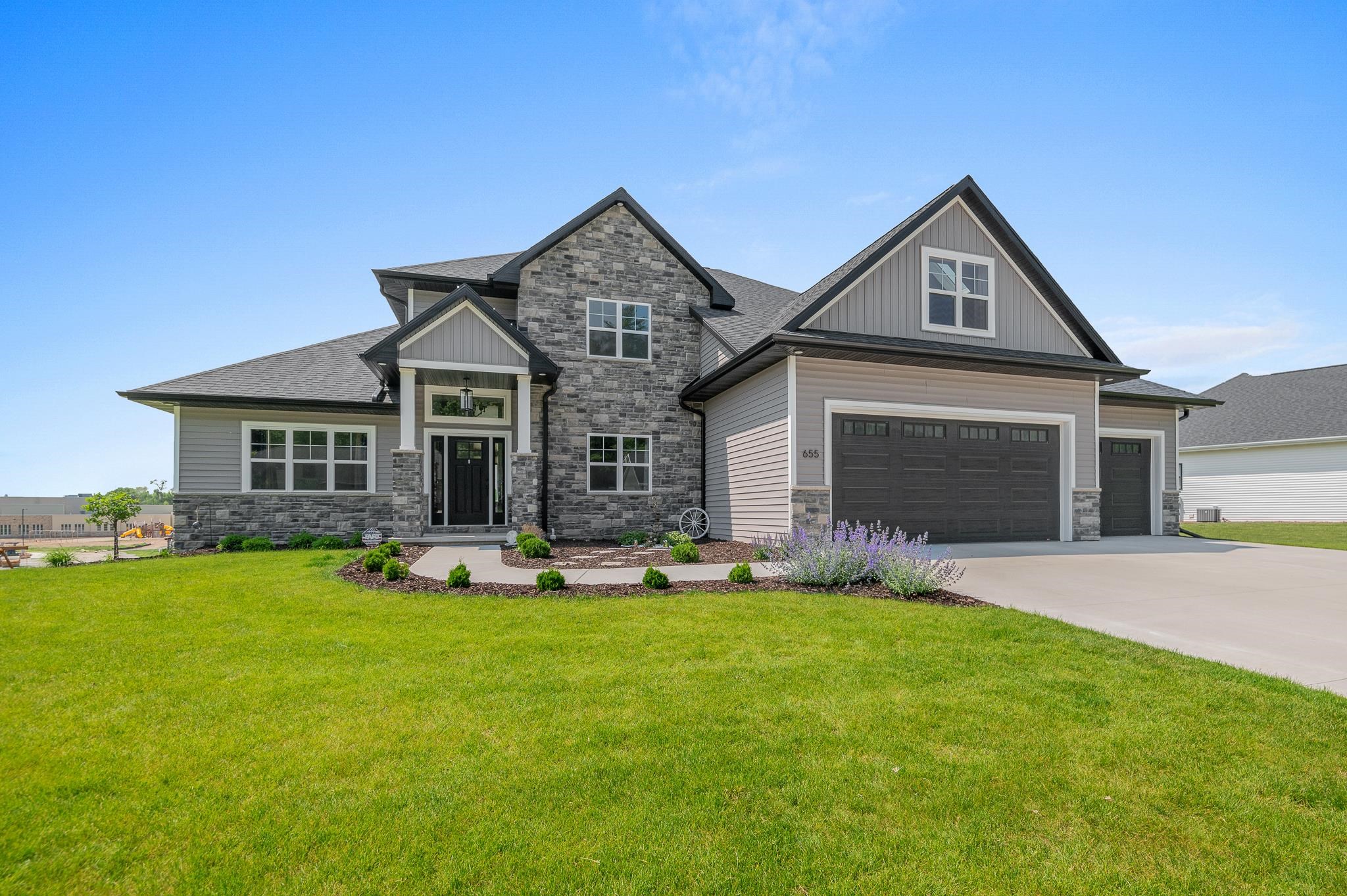 655 Sunset Ridge Green Bay, WI 54313 - Photo 3 of 50