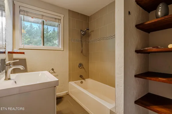 $519,000 | 805 Wesley Road Northwest, Knoxville, TN 37909