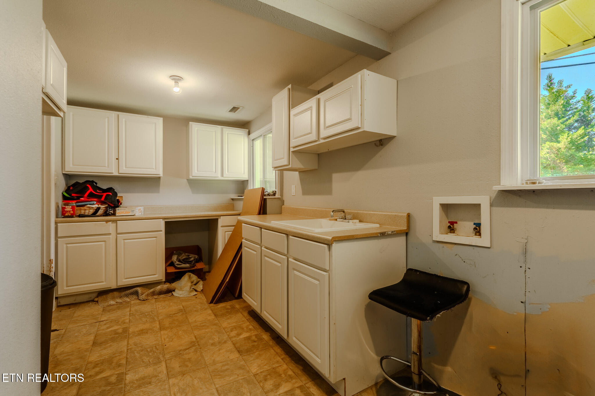 805 Wesley Road Northwest Knoxville, TN 37909 - Photo 29 of 32 805 Wesley Road-Laundry Room 5-01-26