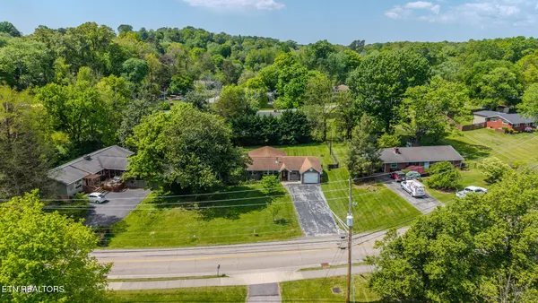 $519,000 | 805 Wesley Road Northwest, Knoxville, TN 37909