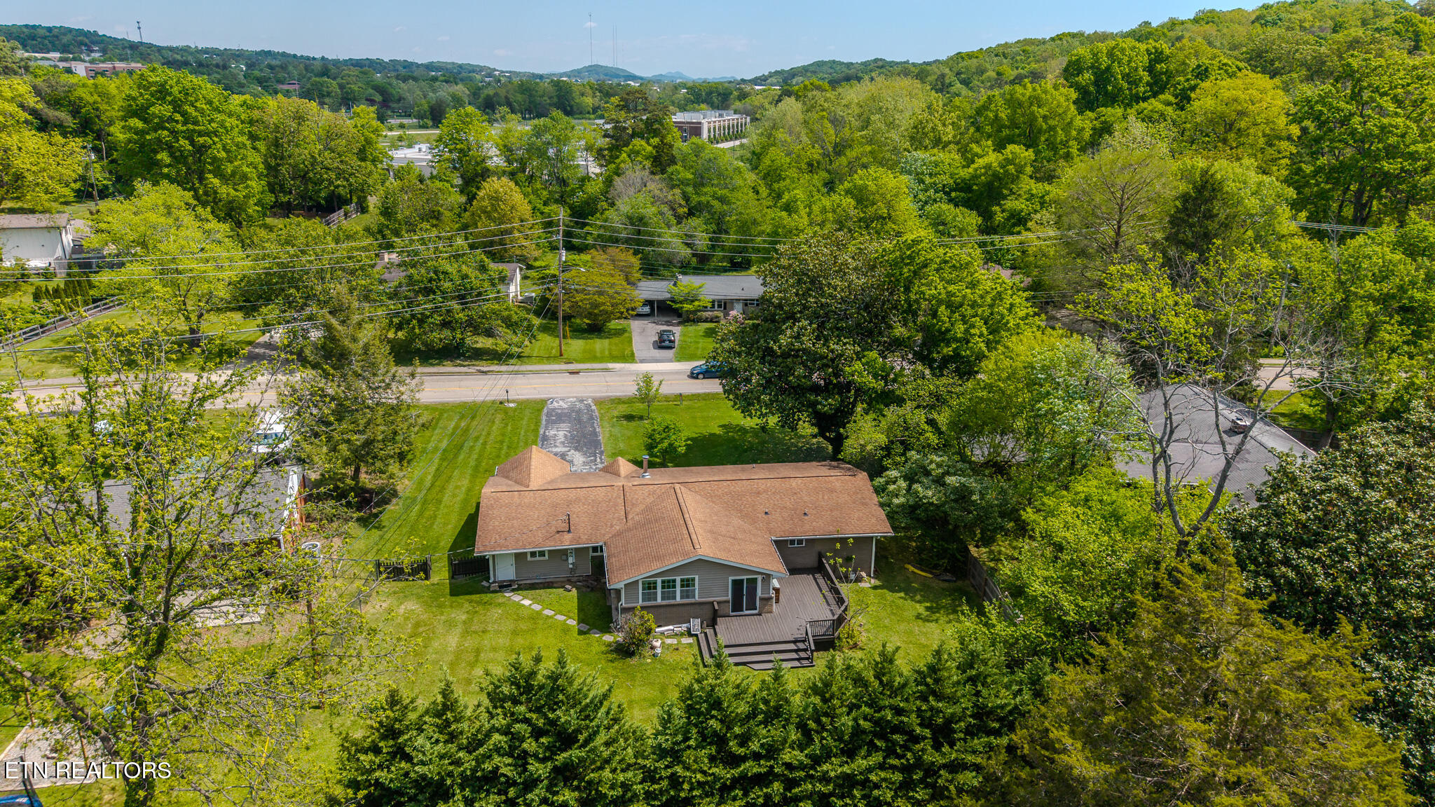 805 Wesley Road Northwest Knoxville, TN 37909 - Photo 5 of 32 805 Wesley Road-Rear Drone Photo