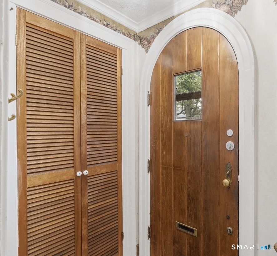 114 Colony Road New Haven, CT 06511 - Photo 3 of 39