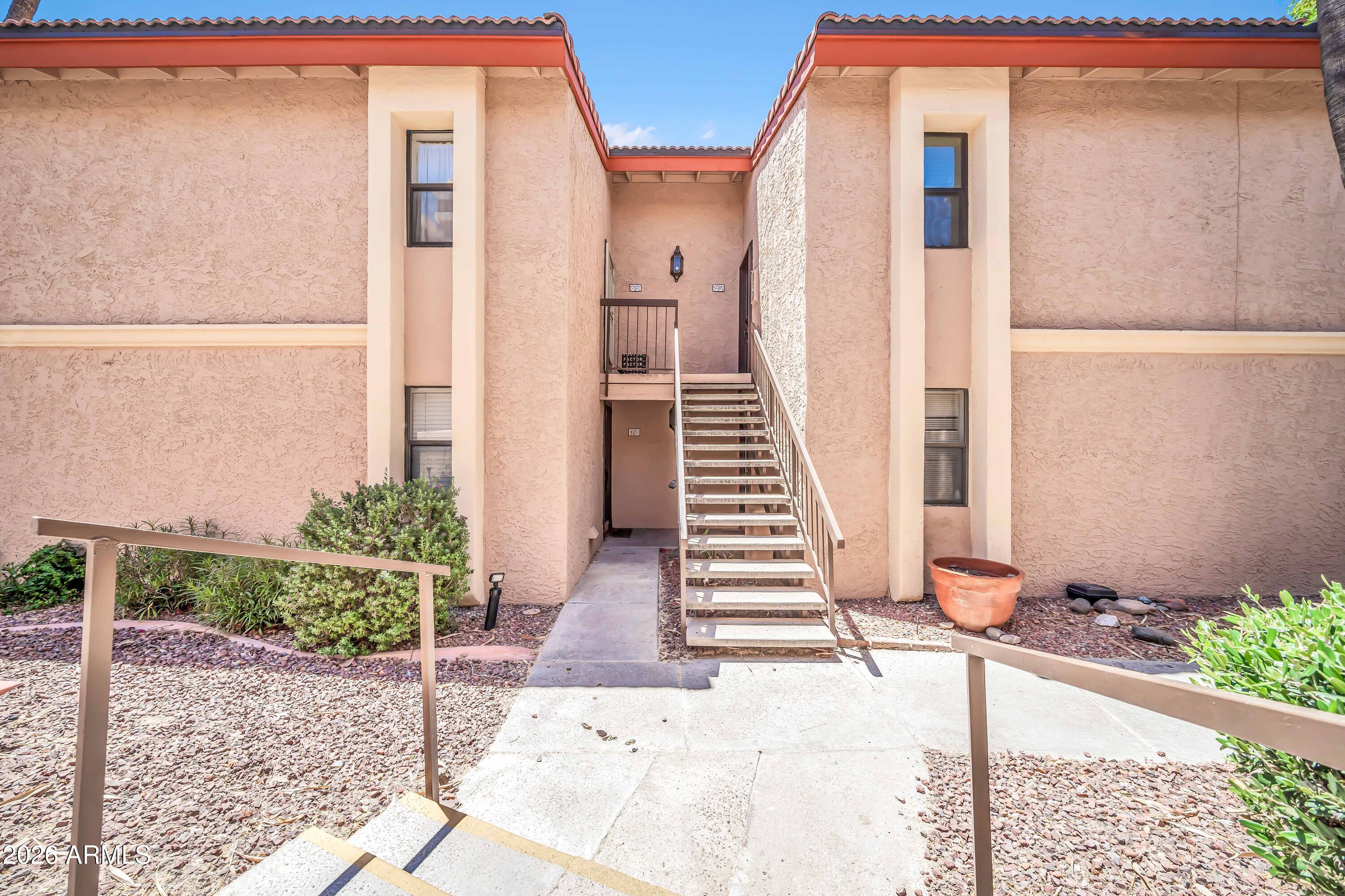 10410 North Cave Creek Road, Unit 1018 Phoenix, AZ 85020 - Photo 1 of 37