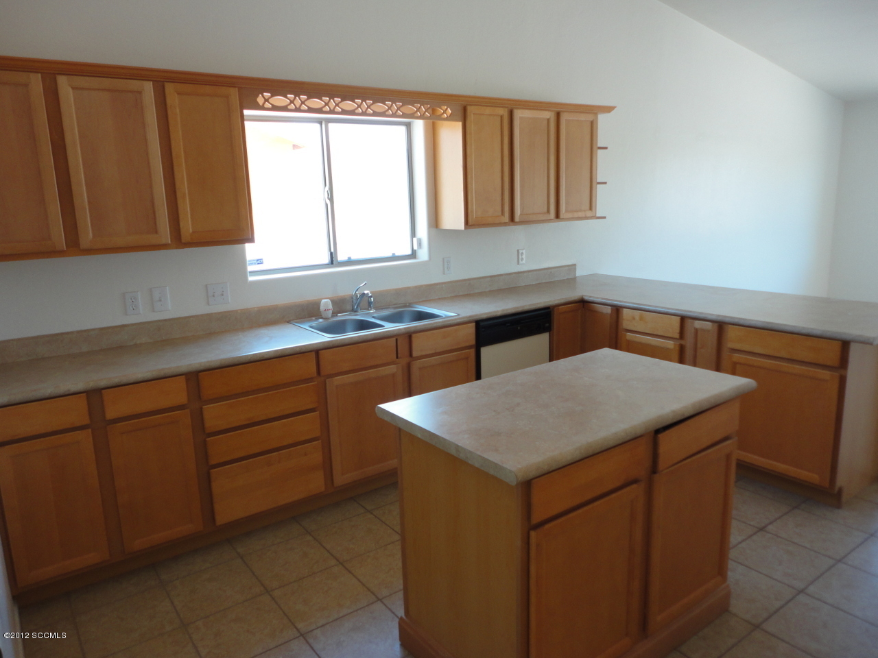 99 Círculo Cortez Rio Rico, AZ 85648 - Photo 2 of 9 Gallery Image 2