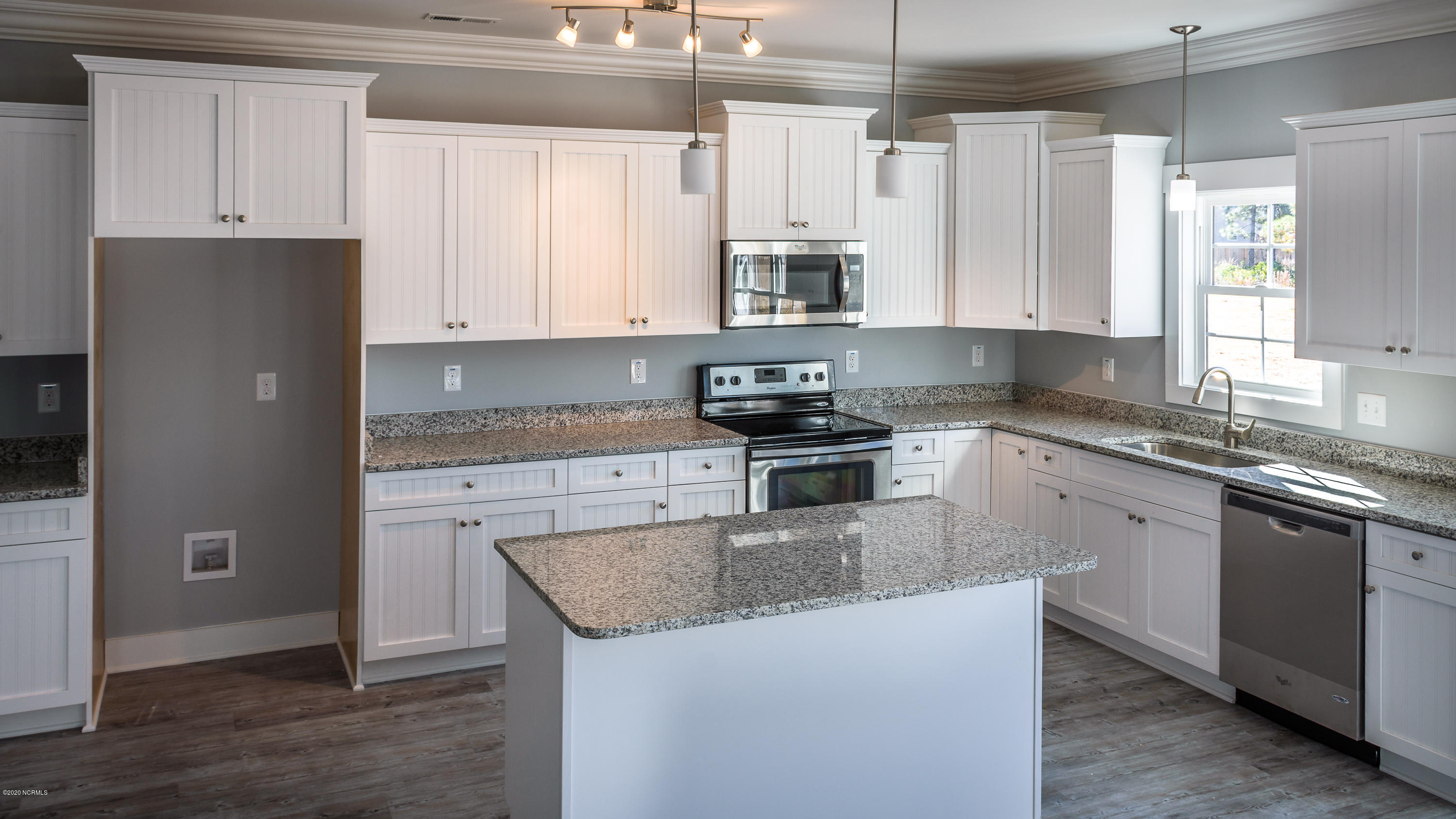 505 Perth Court Hubert, NC 28539 - Photo 15 of 42 Kitchen View 3