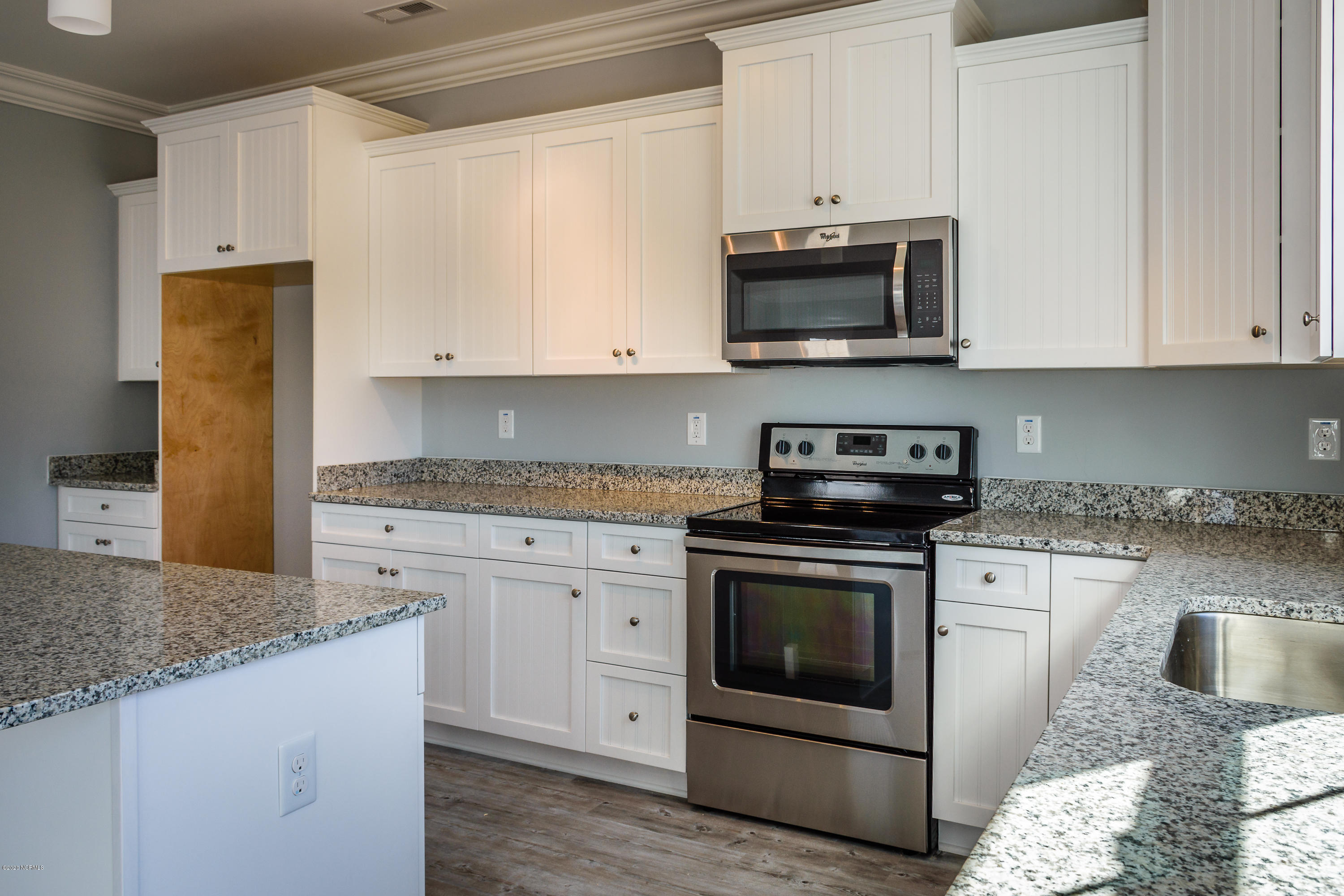 505 Perth Court Hubert, NC 28539 - Photo 17 of 42 Kitchen View