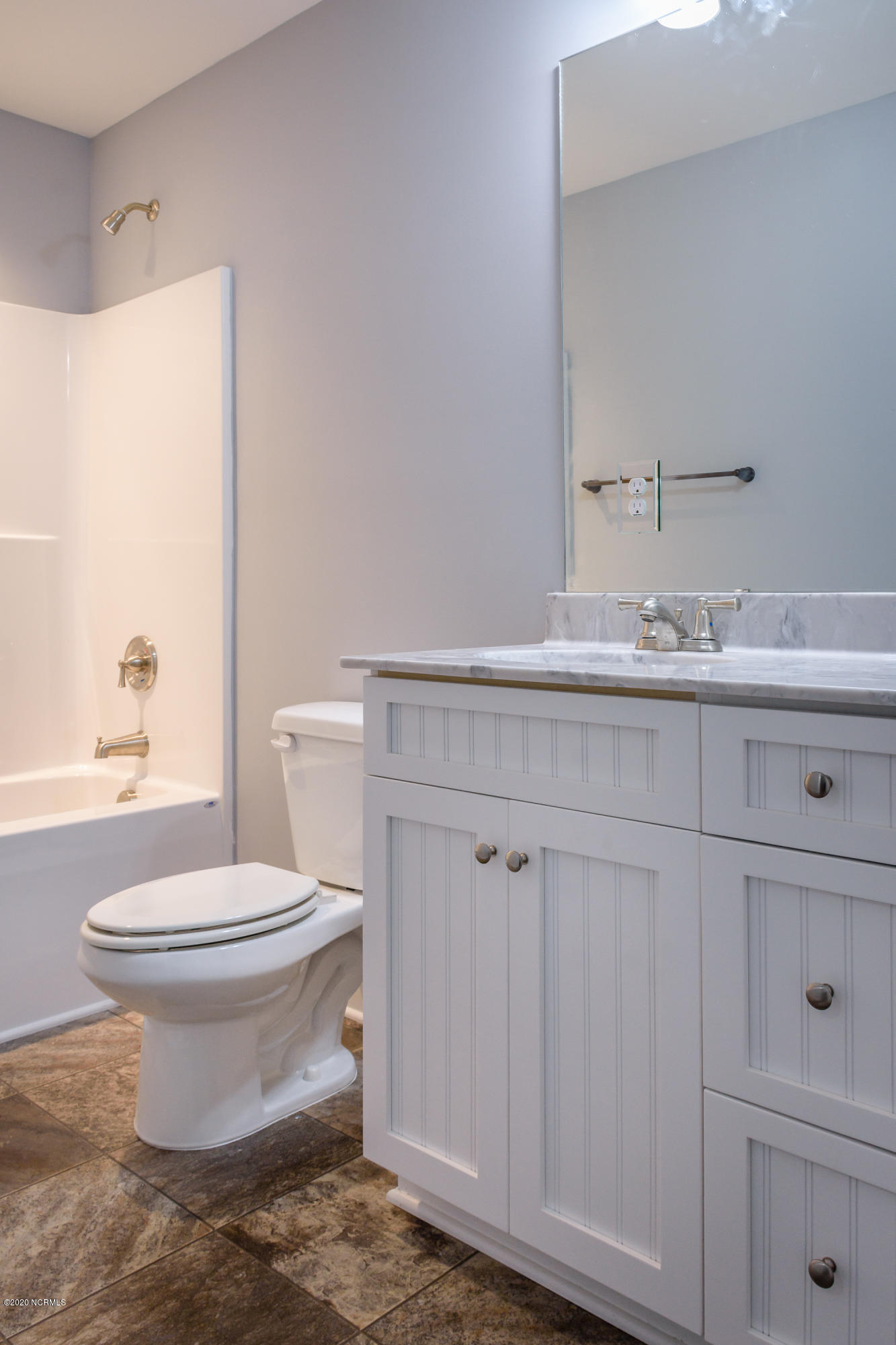 505 Perth Court Hubert, NC 28539 - Photo 27 of 42 Hall Bath