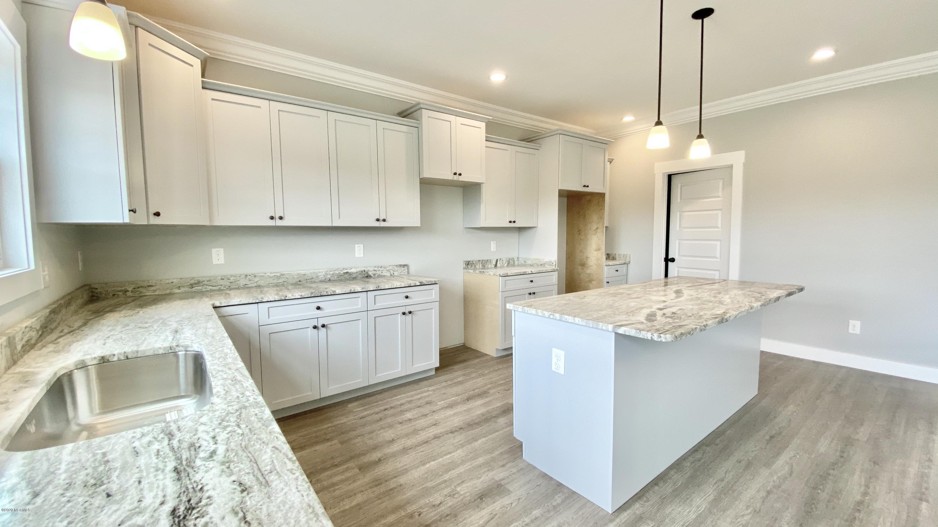 505 Perth Court Hubert, NC 28539 - Photo 4 of 42 354171C5-B4F7-4D1A-BD70-150666B9BBA7