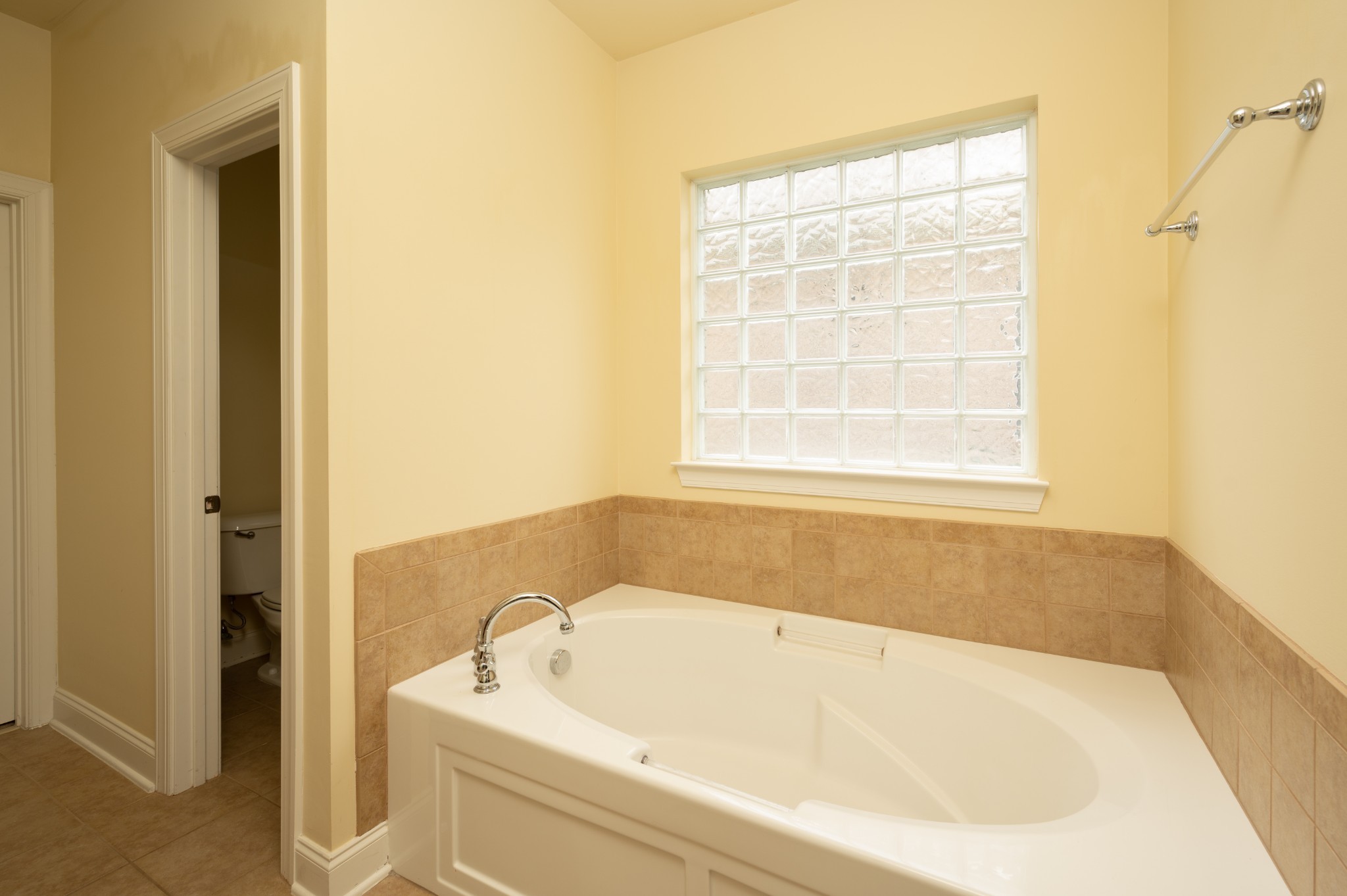 340 Wandering Circle Franklin, TN 37067 - Photo 28 of 51 a bathroom with bathtub and window