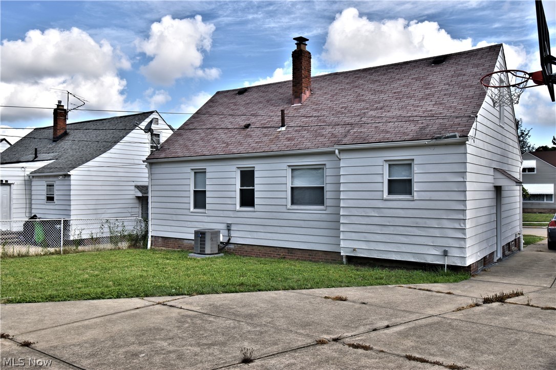 3766 Wallingford Road South Euclid, OH 44121 - Photo 3 of 14