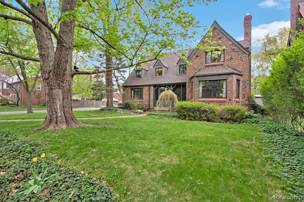 1301 Bishop Road Grosse Pointe Park, MI 48230 - Photo 1 of 31
