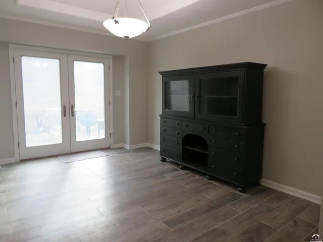 $460,000 | 24243 Sandusky Road, Tonganoxie, KS 66086