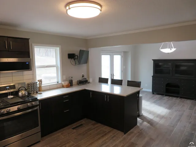 $460,000 | 24243 Sandusky Road, Tonganoxie, KS 66086