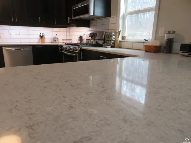 $460,000 | 24243 Sandusky Road, Tonganoxie, KS 66086