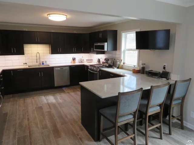 $460,000 | 24243 Sandusky Road, Tonganoxie, KS 66086