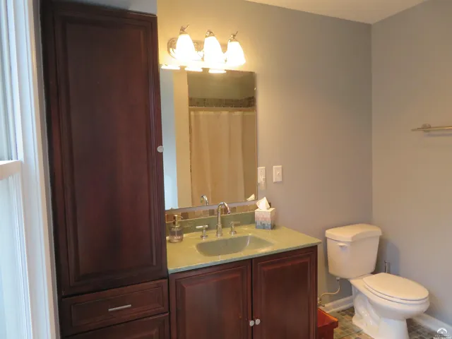 $460,000 | 24243 Sandusky Road, Tonganoxie, KS 66086