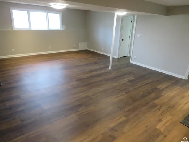 $460,000 | 24243 Sandusky Road, Tonganoxie, KS 66086