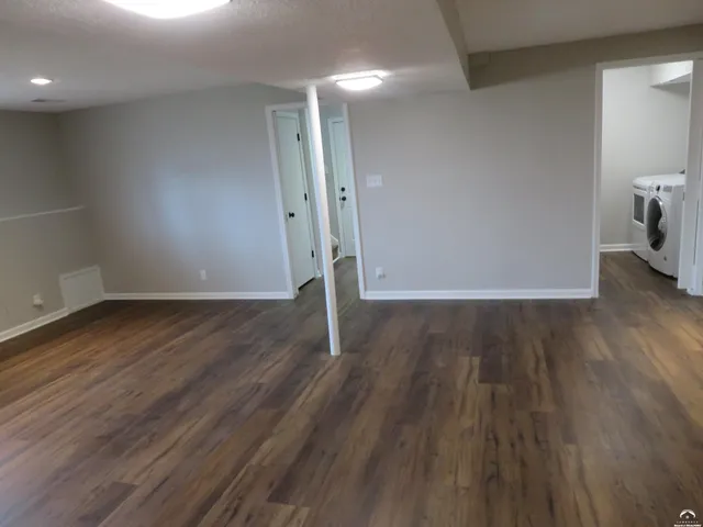 $460,000 | 24243 Sandusky Road, Tonganoxie, KS 66086