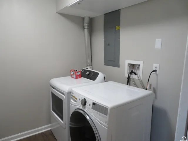 $460,000 | 24243 Sandusky Road, Tonganoxie, KS 66086