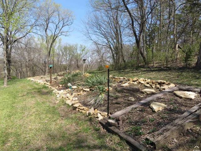 $460,000 | 24243 Sandusky Road, Tonganoxie, KS 66086