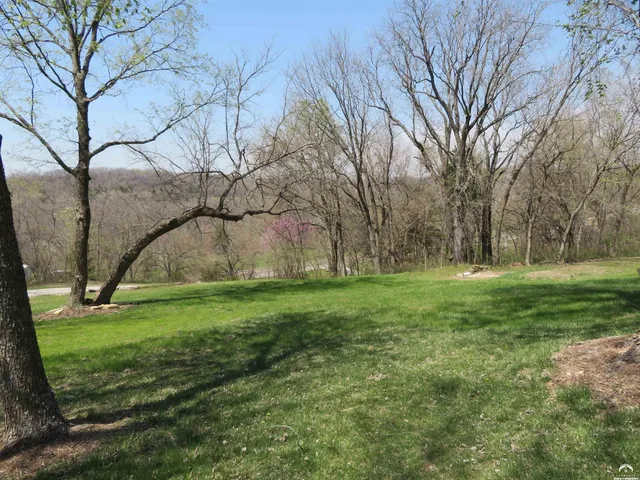 $460,000 | 24243 Sandusky Road, Tonganoxie, KS 66086