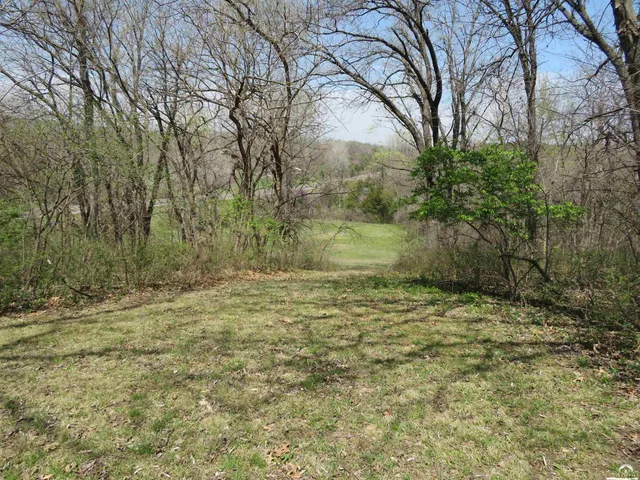 $460,000 | 24243 Sandusky Road, Tonganoxie, KS 66086