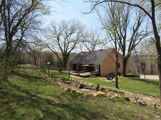 $460,000 | 24243 Sandusky Road, Tonganoxie, KS 66086
