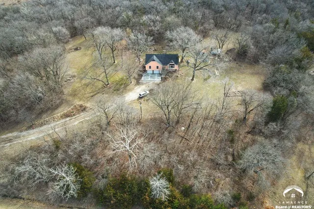 $460,000 | 24243 Sandusky Road, Tonganoxie, KS 66086