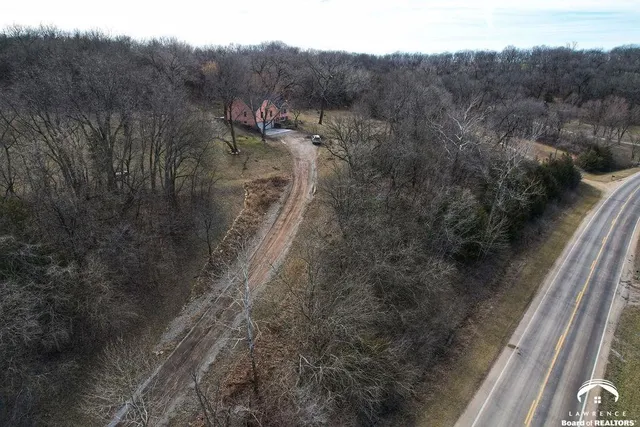 $460,000 | 24243 Sandusky Road, Tonganoxie, KS 66086