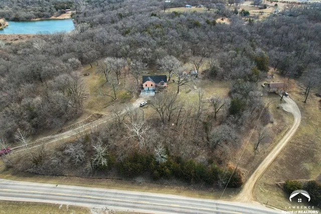 $460,000 | 24243 Sandusky Road, Tonganoxie, KS 66086