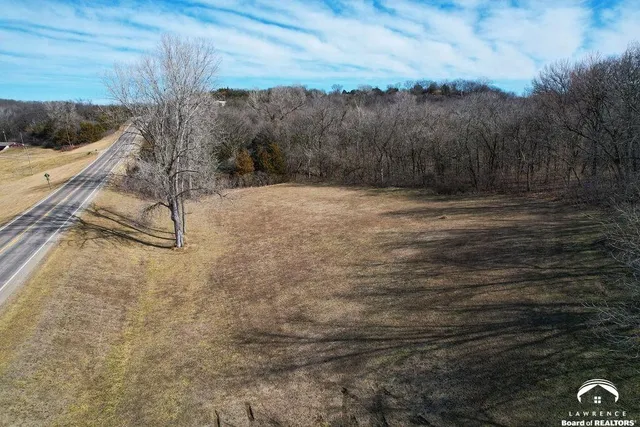 $460,000 | 24243 Sandusky Road, Tonganoxie, KS 66086