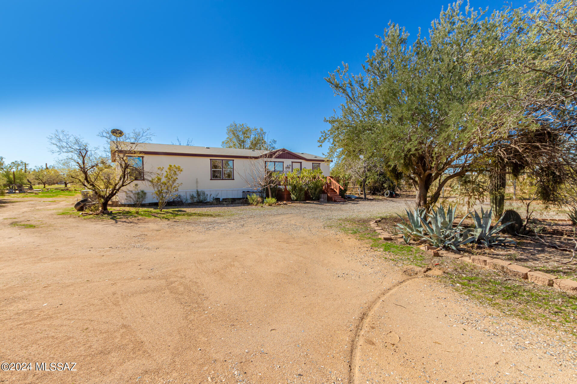 13155 West Vaqueros Road Tucson, AZ 85743 - Photo 3 of 31 Gallery Image 3