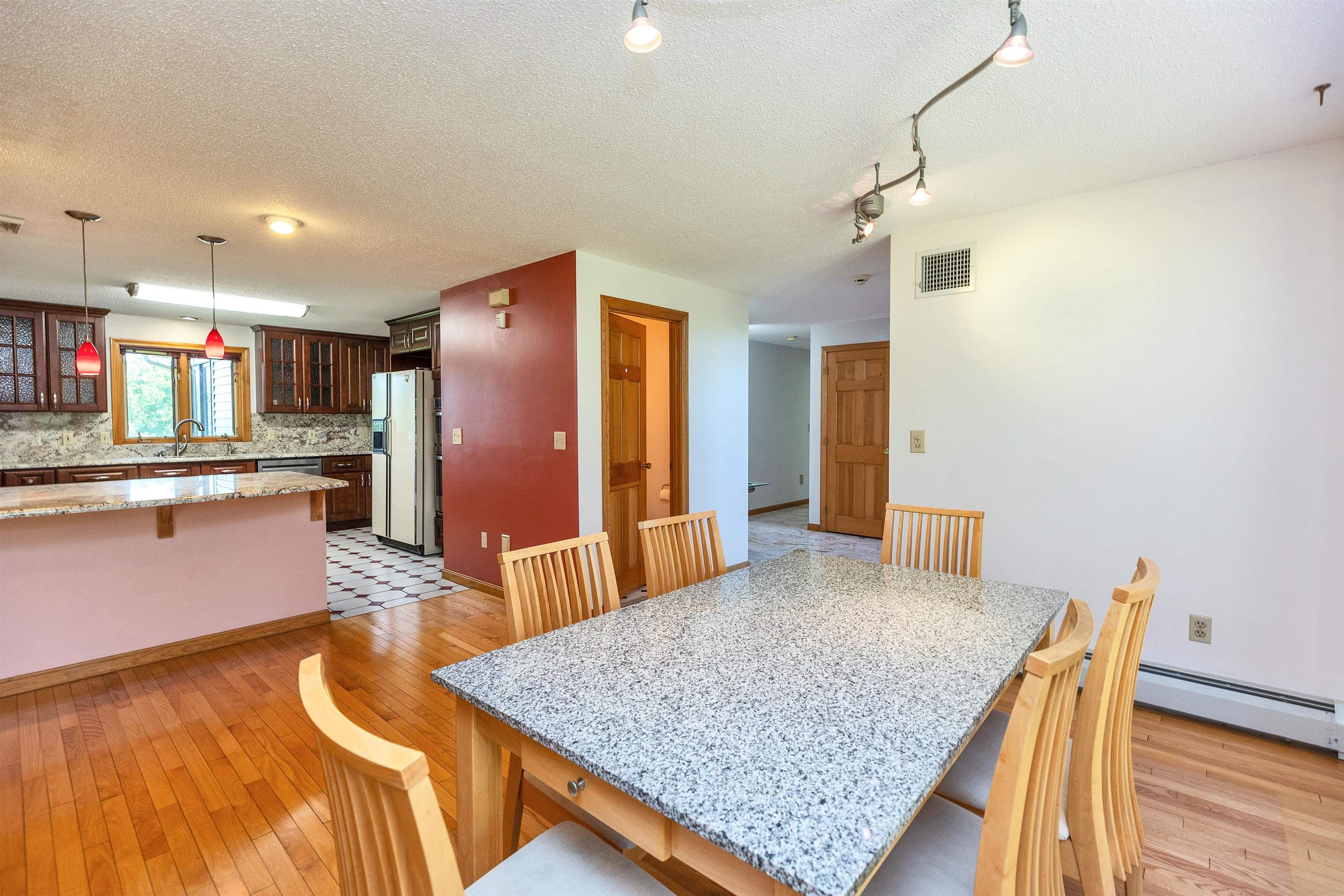 8 Longview Drive Bow, NH 03304 - Photo 15 of 59
