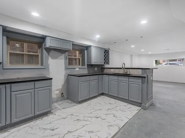 $725,000 | 5330 West Drummond Place, Chicago, IL 60639