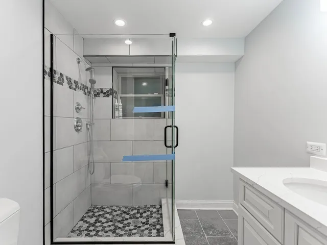 $725,000 | 5330 West Drummond Place, Chicago, IL 60639