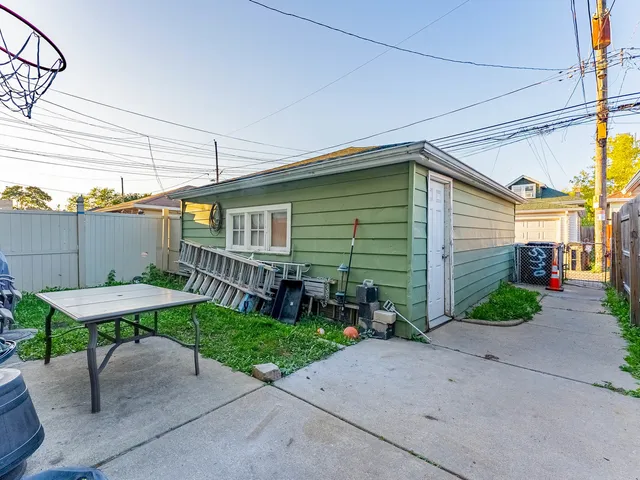 $725,000 | 5330 West Drummond Place, Chicago, IL 60639