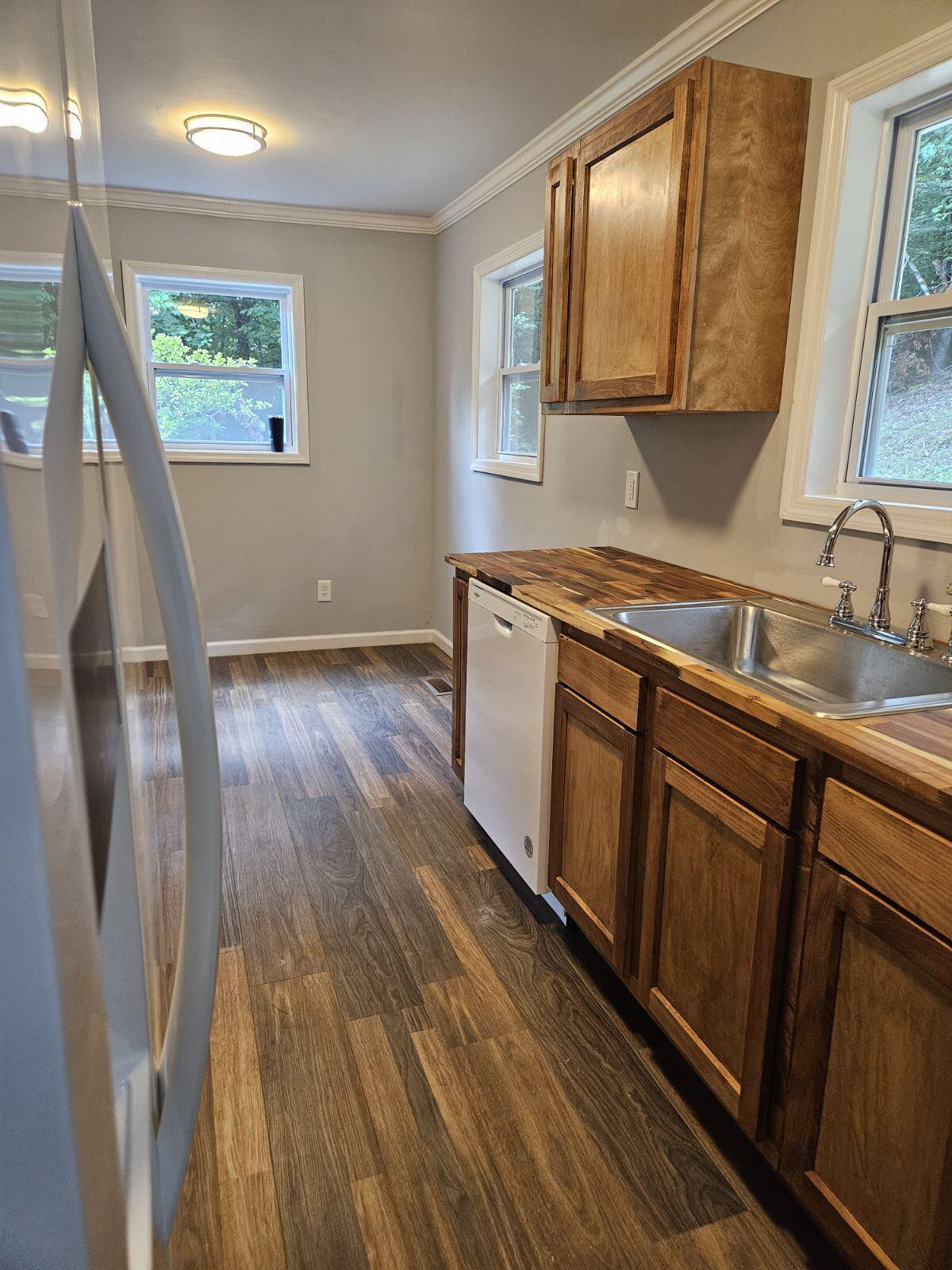 199 High Point Drive Chickamauga, GA 30707 - Photo 3 of 25 Butcher block counters