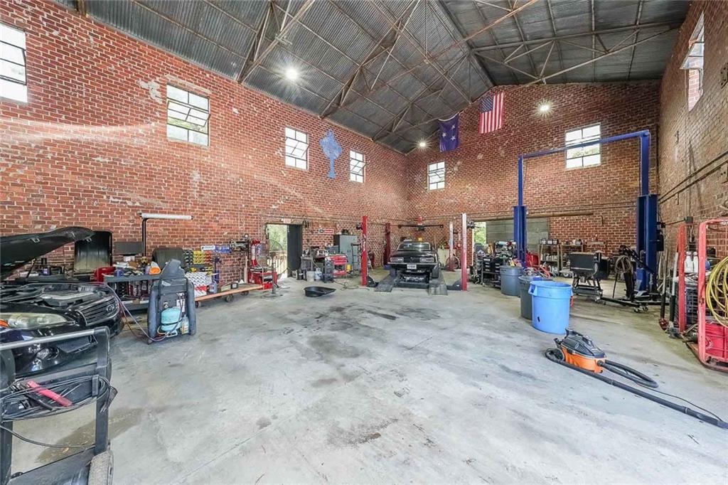 250 Cleveland Street Locust Grove, GA 30248 - Photo 10 of 47